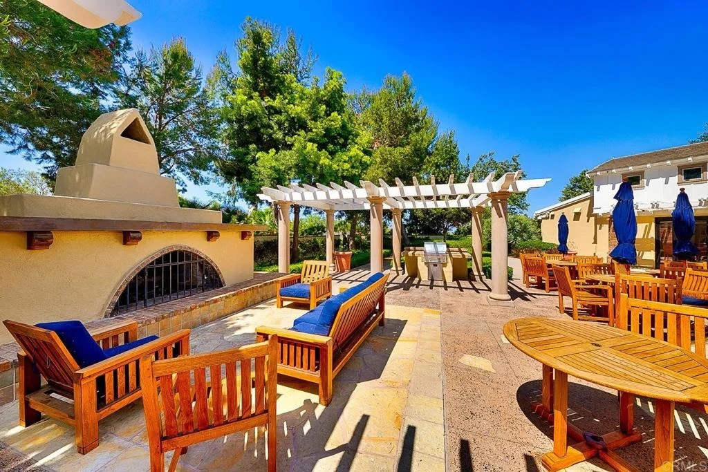 Photo of 2669 Paradise Road