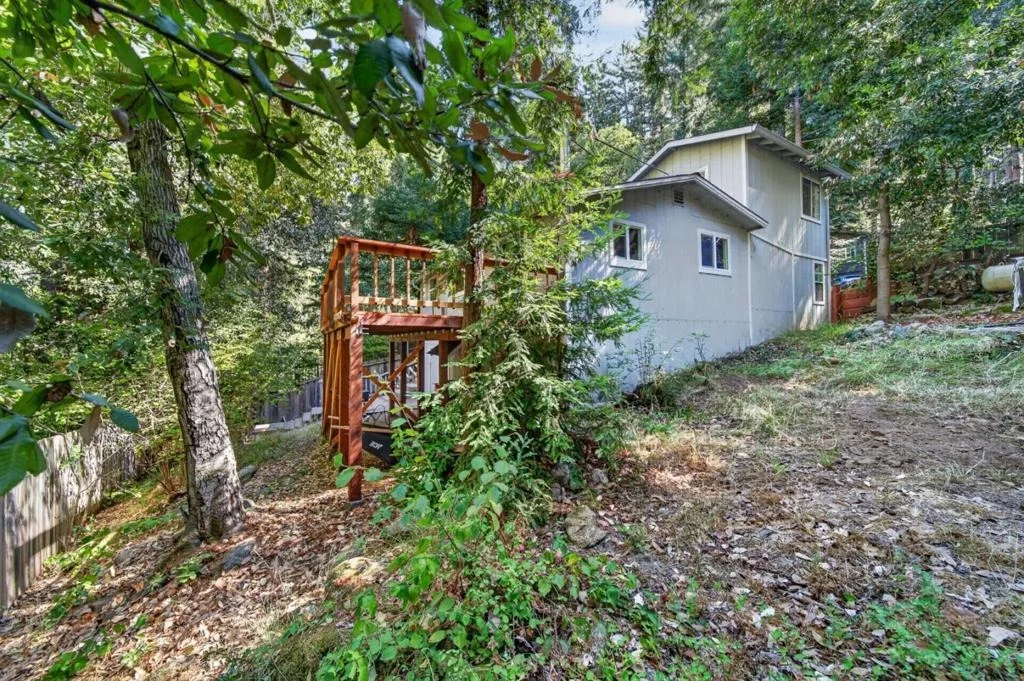 Photo of 121 Mahogany Way