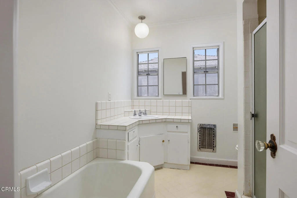 Photo of 321 S Griffith Park Drive