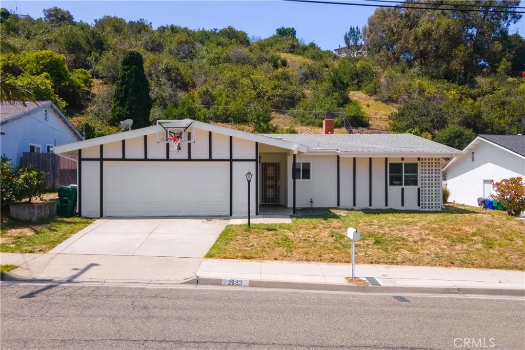 Photo of 2833 Turnbull