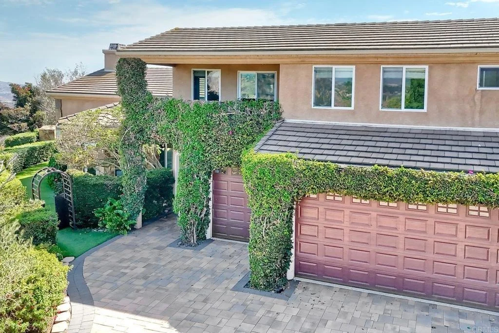 Photo of 2484 Dos Lomas