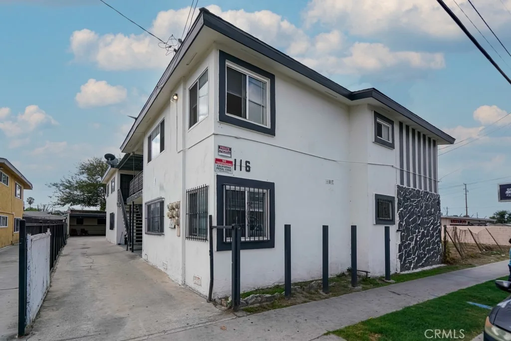 Photo of 116 E Alondra