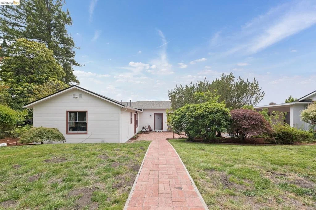 Photo of 798 Creston Rd