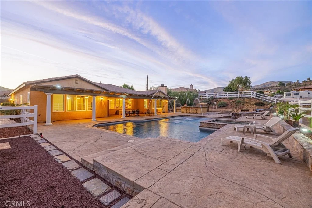 Photo of 33442 Desert Road