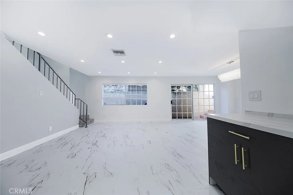 Photo of Unit 4 at 10274 Tujunga Canyon Boulevard
