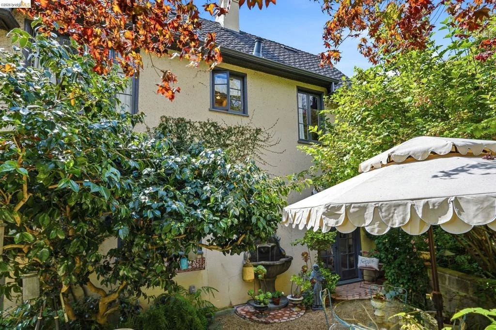 Photo of 893 Santa Barbara Rd