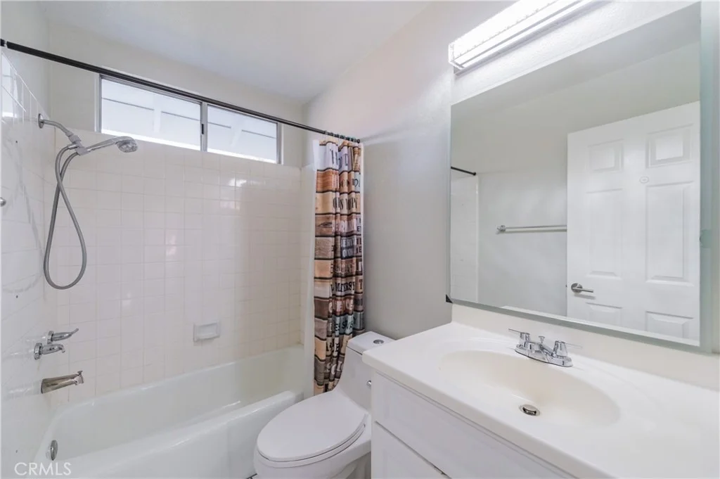 Photo of 21138 Valleyview