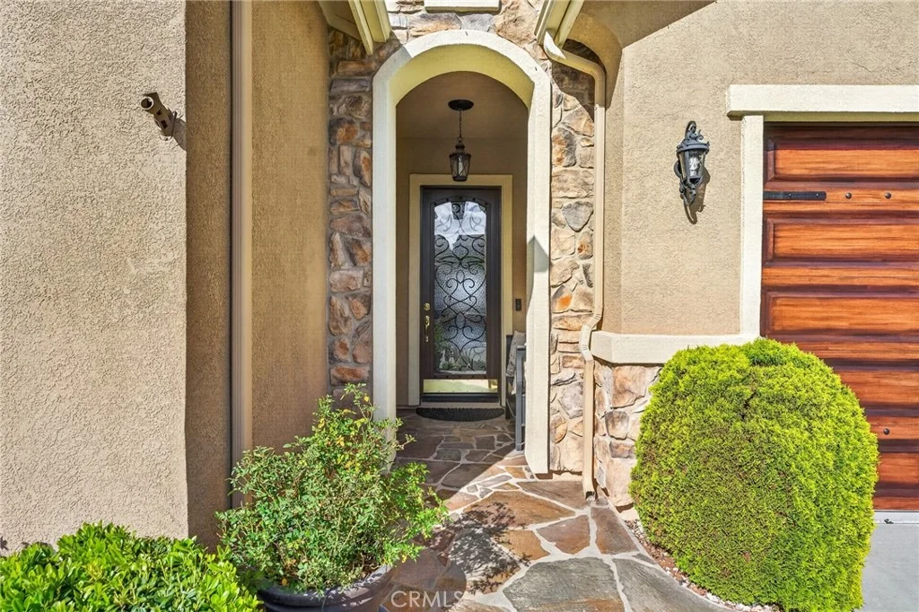 Photo of 370 Irvine