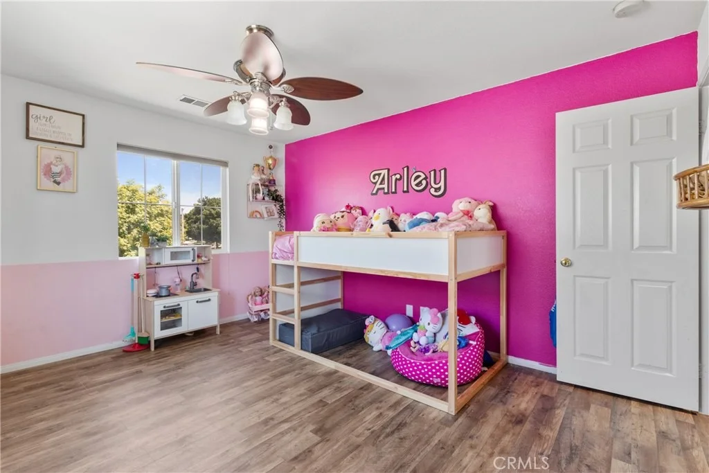 Photo of 43245 Sunny