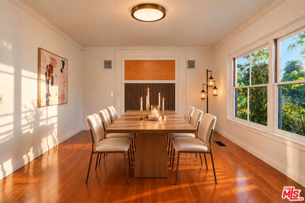 Photo of 900 Gainsborough Drive