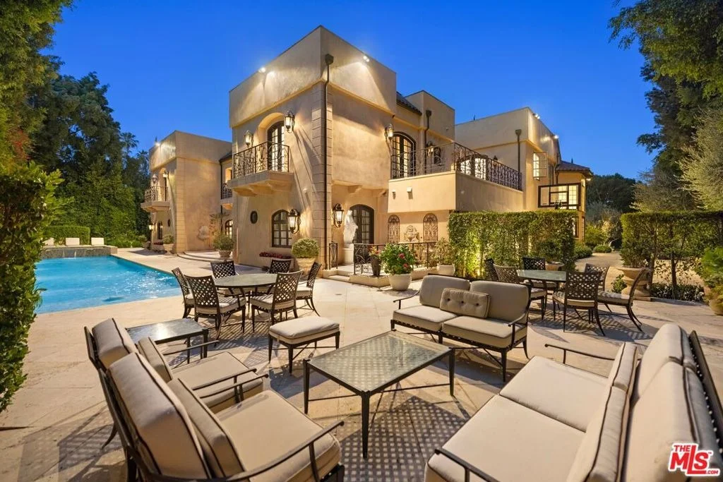 Photo of 9541 Sunset Boulevard
