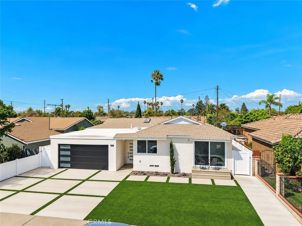 Photo of 674 Senate Street