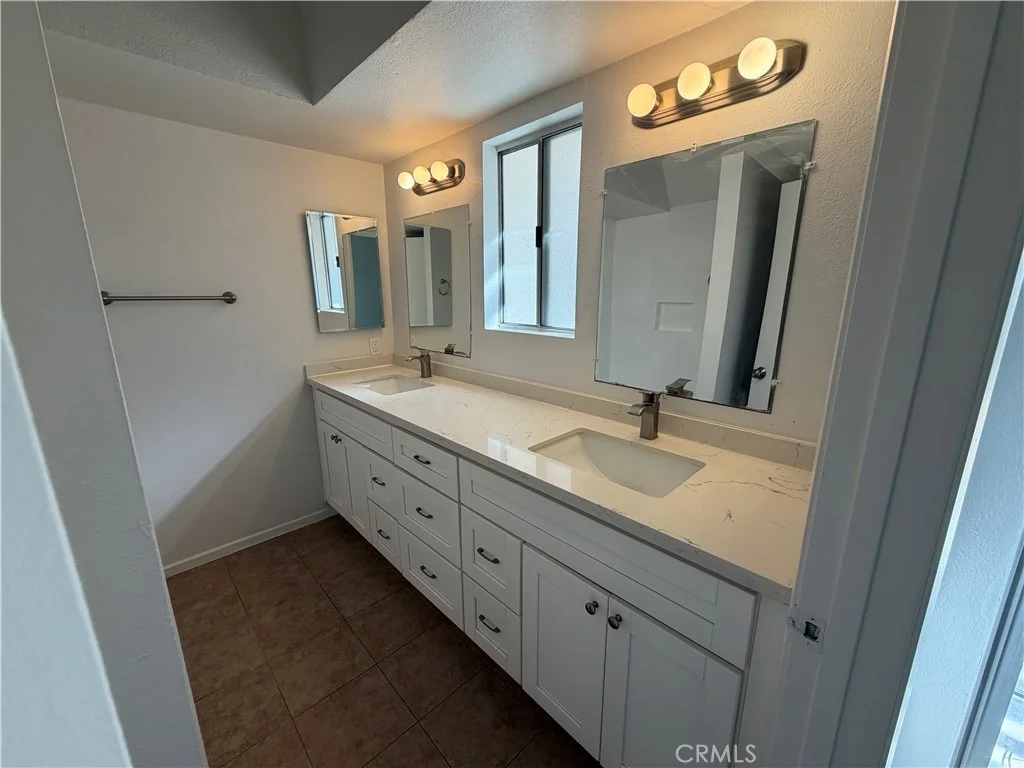 Photo of 30957 Greensboro Drive