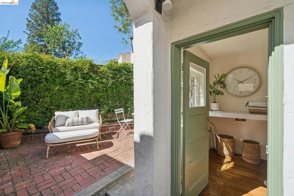 Photo of 6080 Ocean View Drive