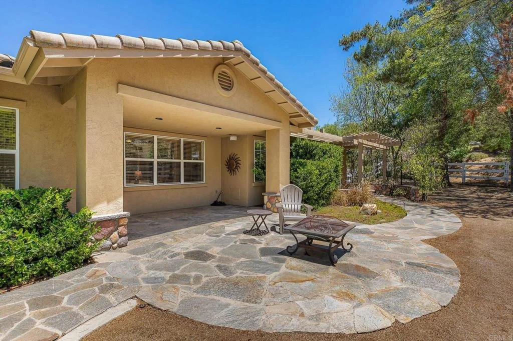 Photo of 2445 Southern Oak Road