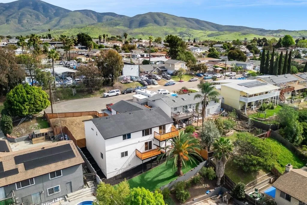 Photo of 552 Felicita Avenue