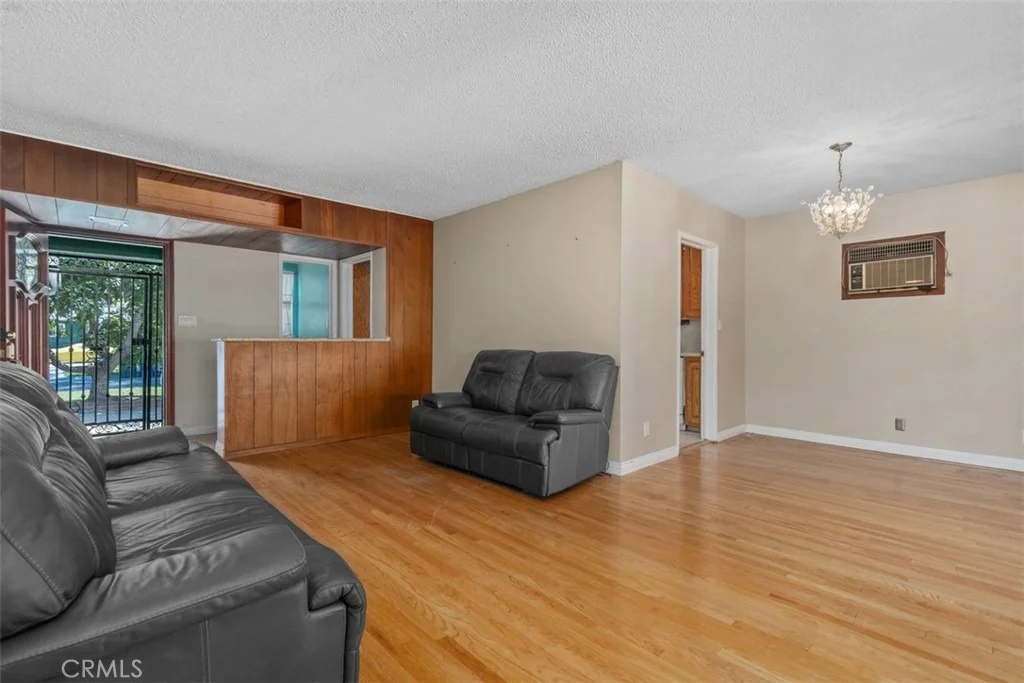 Photo of 10253 Angell