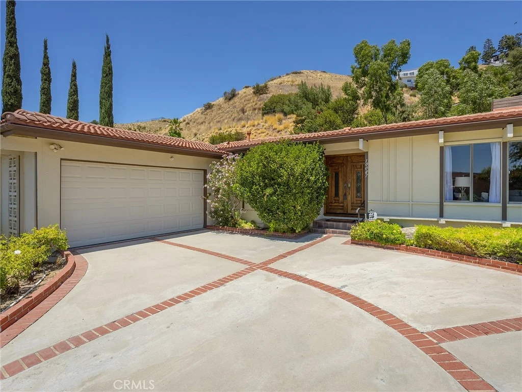 Photo of 10087 Sully Drive