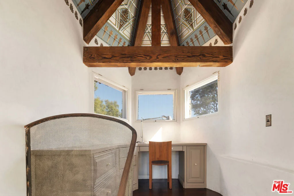 Photo of 28980 Cliffside Drive