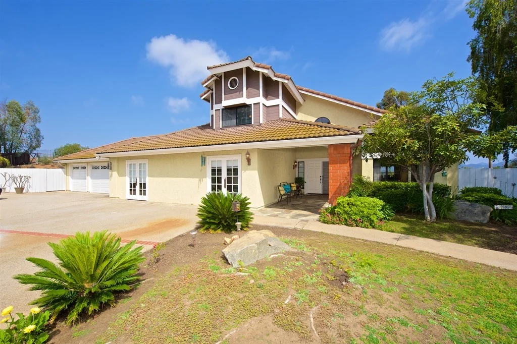 Photo of 1291 Sundale Road