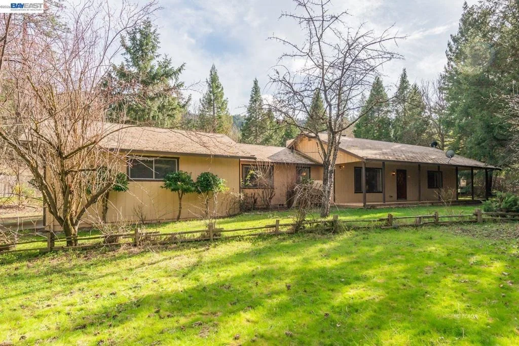 Photo of 376 Mountain View Dr.