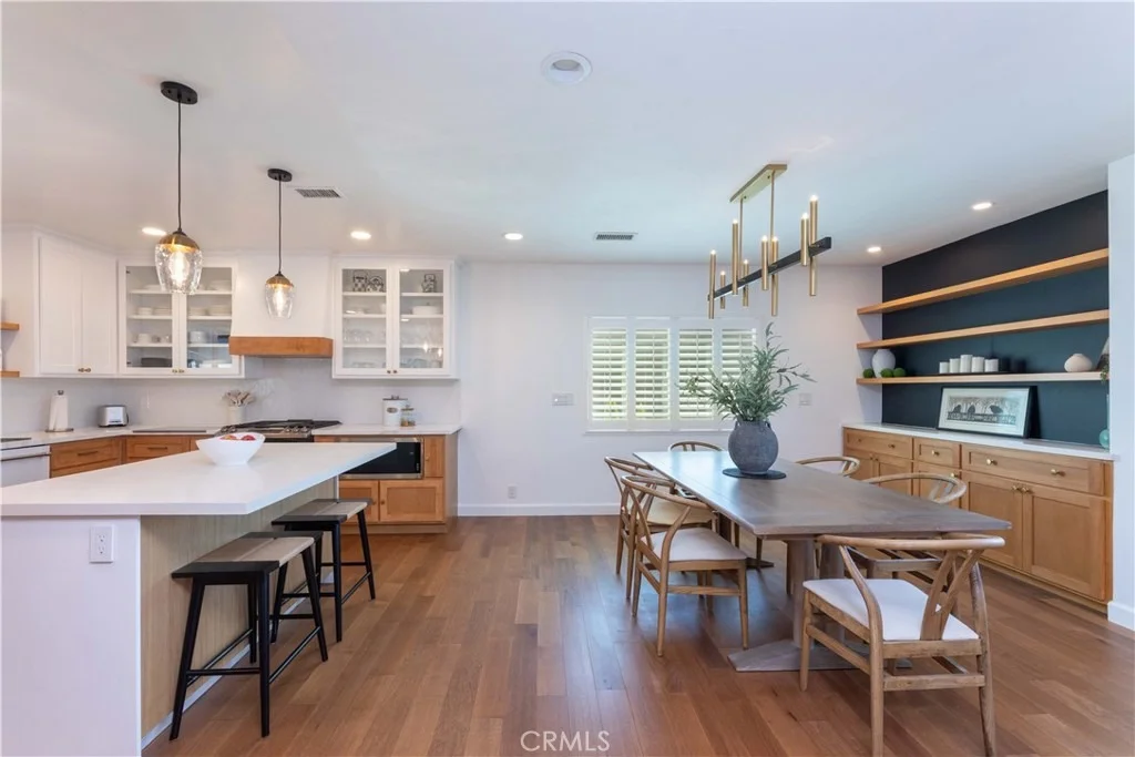Photo of 3732 Clark