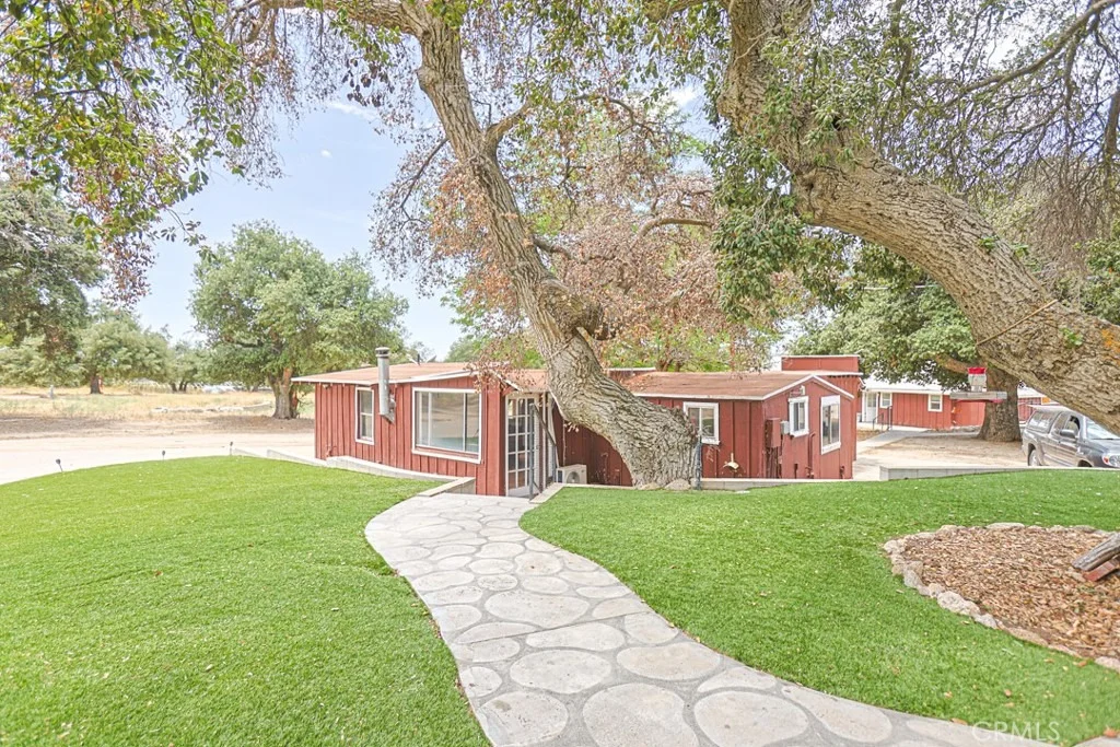 Photo of 38181 Valley Oak