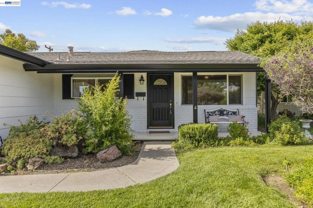 Photo of 2481 Whitethorne