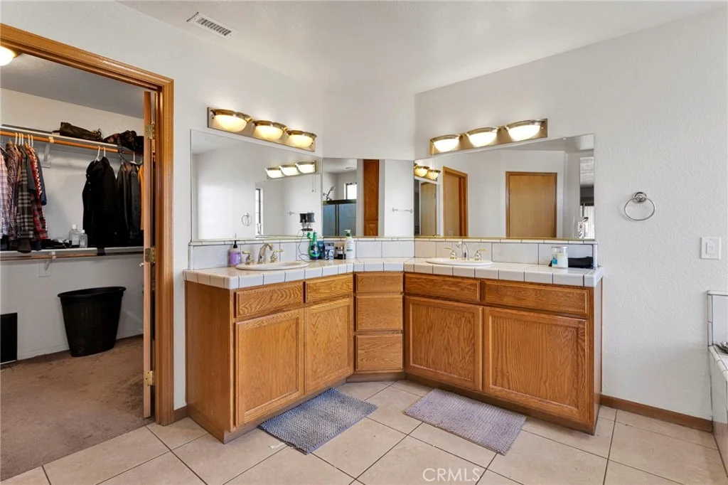 Photo of 18146 Orange