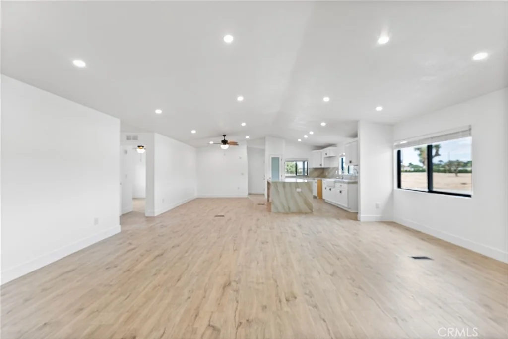 Photo of 4009 W Avenue K-8