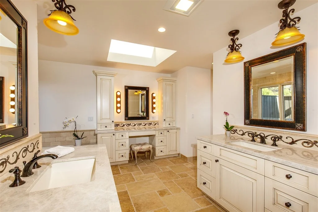 Photo of 4972 San Elijo
