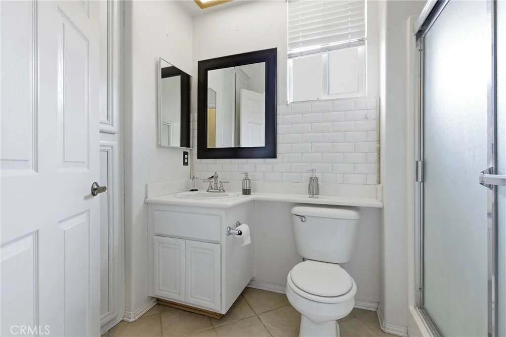 Photo of 740 Bahama
