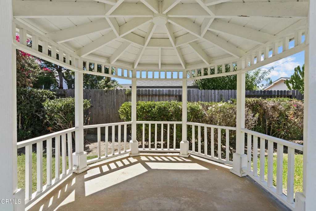 Photo of 207 Gorrion Avenue