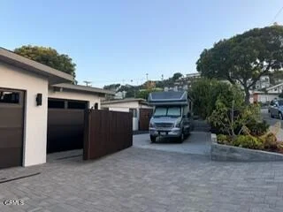 Photo of 3310 Foothill Road