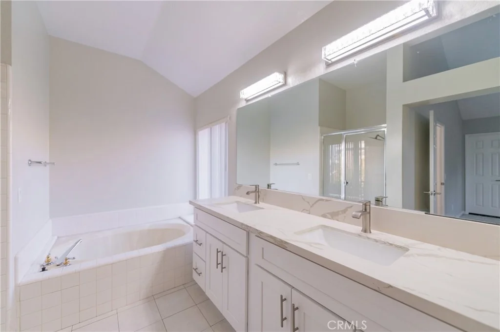 Photo of 21138 Valleyview