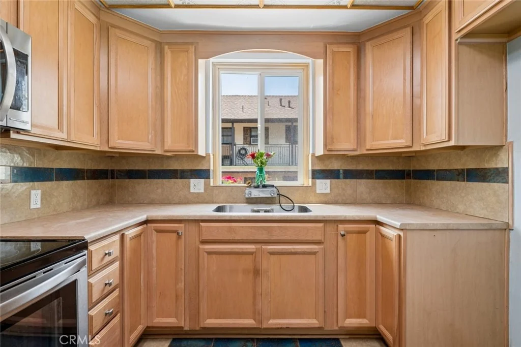 Photo of 449 W Elm Avenue