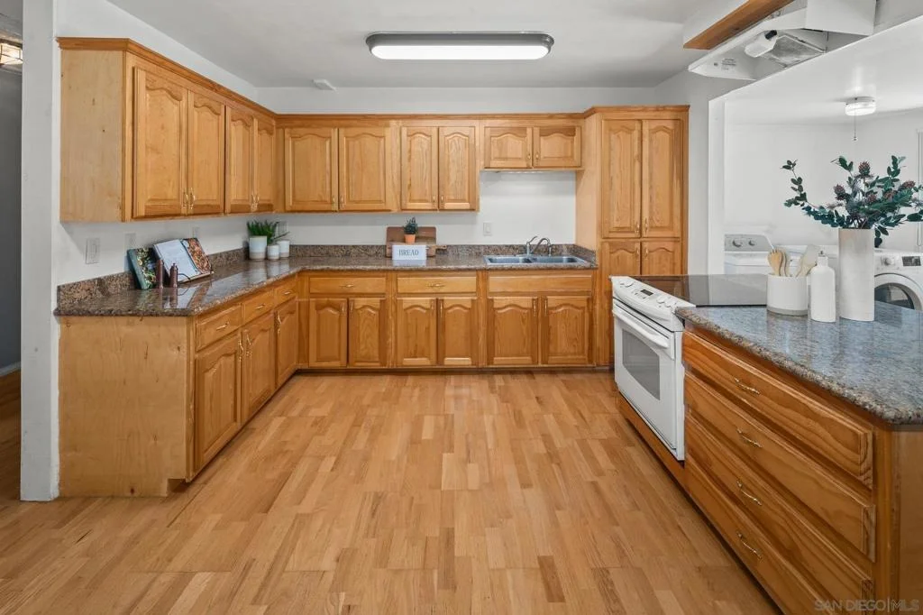 Photo of 2463 Hardy