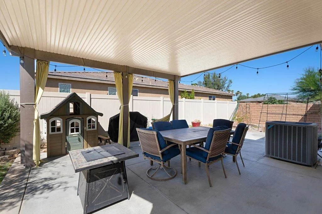 Photo of 82813 Longfellow Court