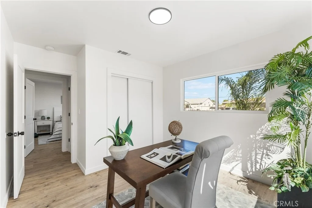 Photo of 8908 8910 Lev Avenue