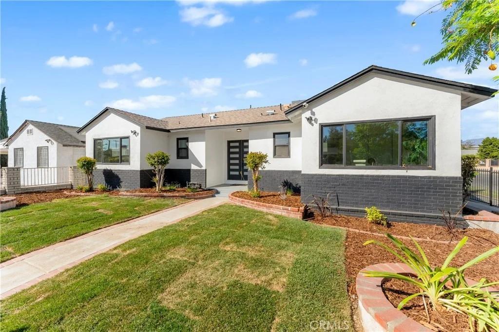 Photo of 8908 8910 Lev Avenue