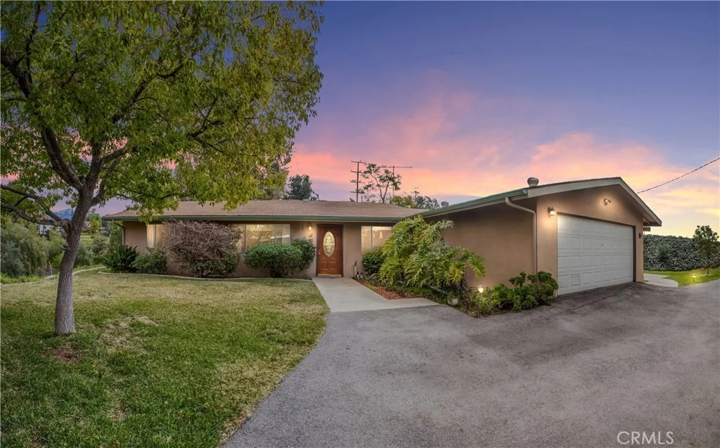 Photo of 856 W Sunset Drive