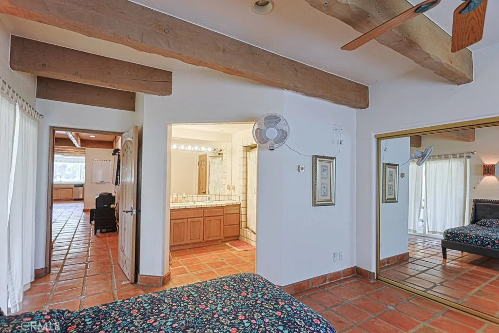 Photo of 38181 Valley Oak
