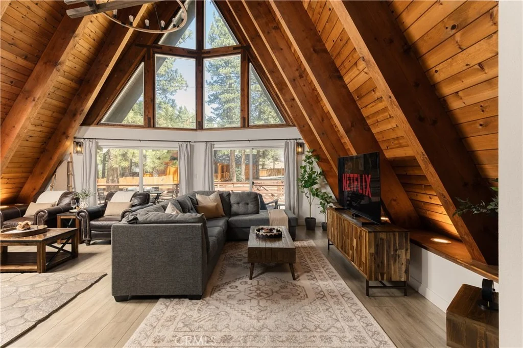 Photo of 580 St Moritz