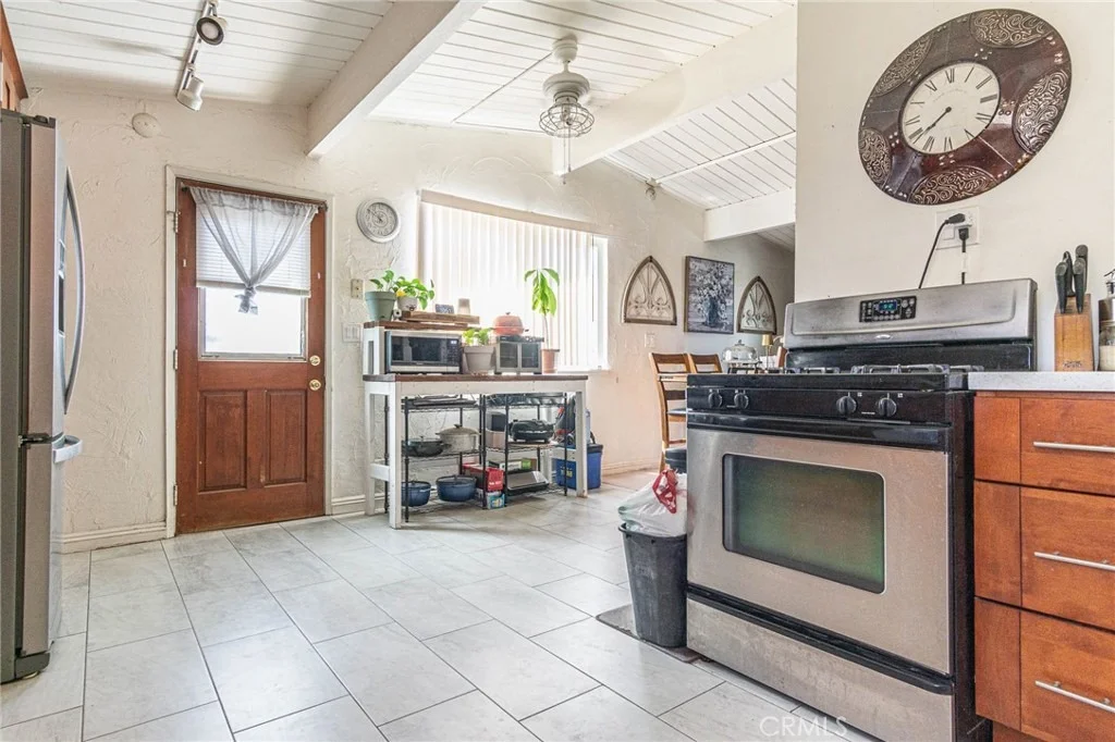 Photo of 560 S Muriel