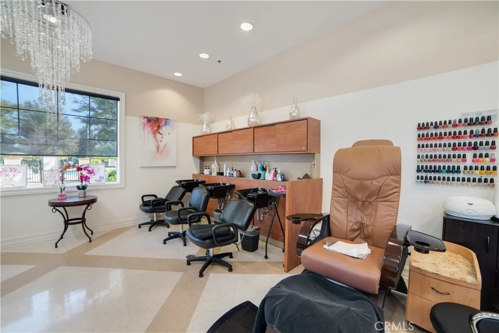 Photo of 370 Irvine