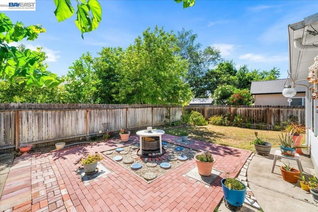 Photo of 675 Alameda Dr