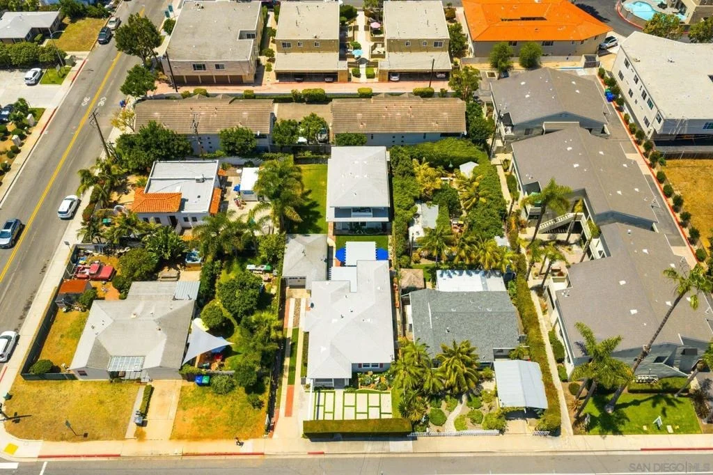 Photo of 2677 Jefferson St