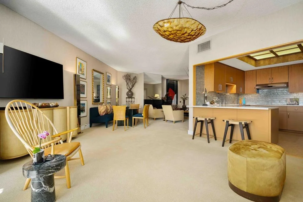 Photo of Unit 607 at 899 Island Drive