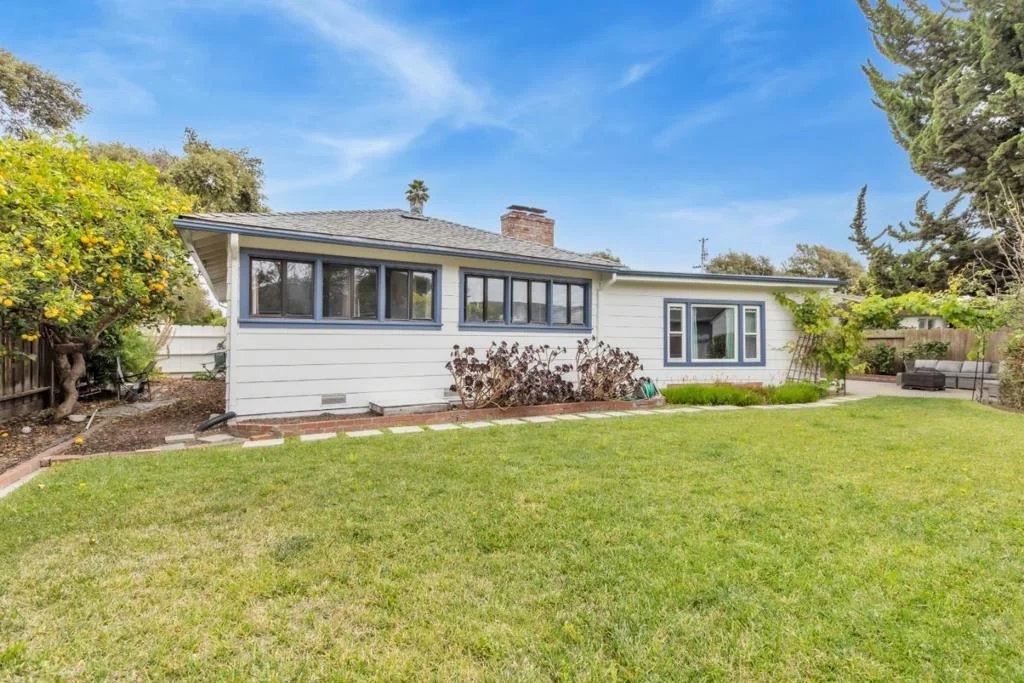 Photo of 906 Bautista Drive