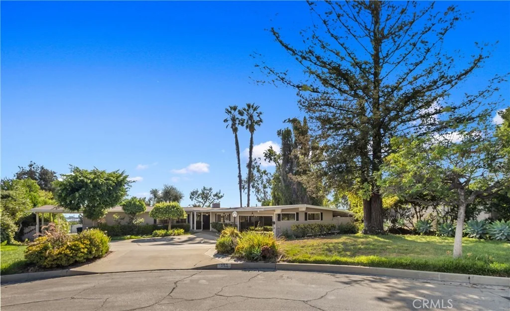 Photo of 595 Rim Road